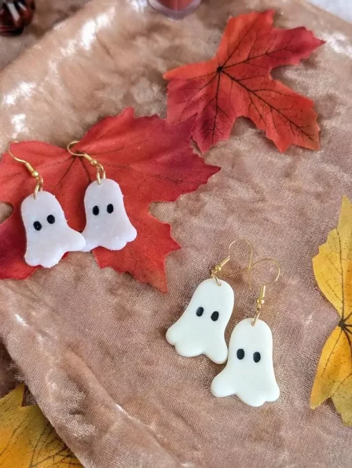 Boucles d'oreilles fantômes