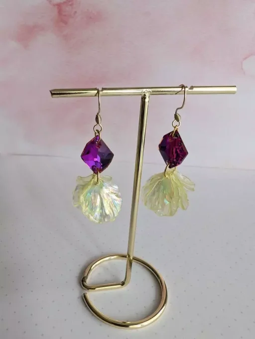 Boucles d'oreilles pendantes strass et pétale jaune et violet