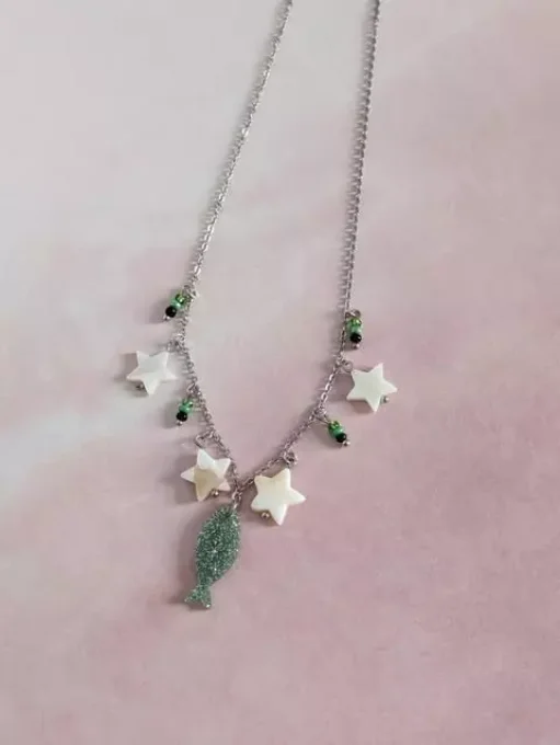 collier poisson vert pailleté argent