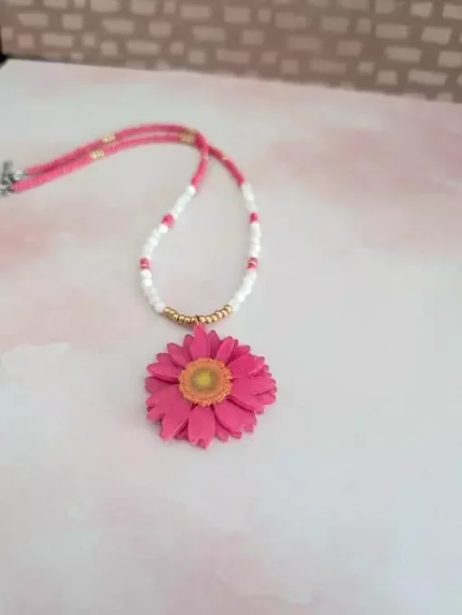 Collier marguerite  fuschia XXL