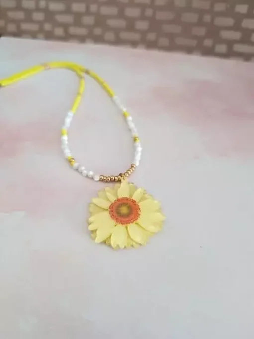 collier marguerite XXL jaune
