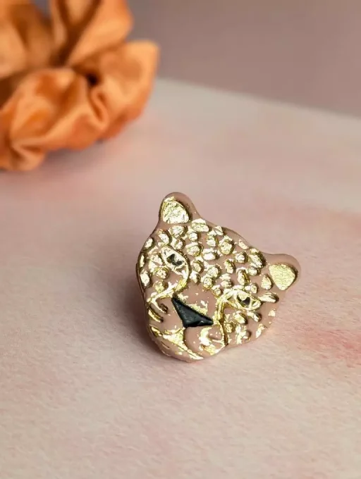 Pin's Léopard Feuille d'or